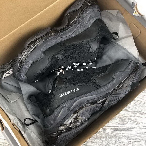 B 17FW Tripe-S High End Sneaker-063