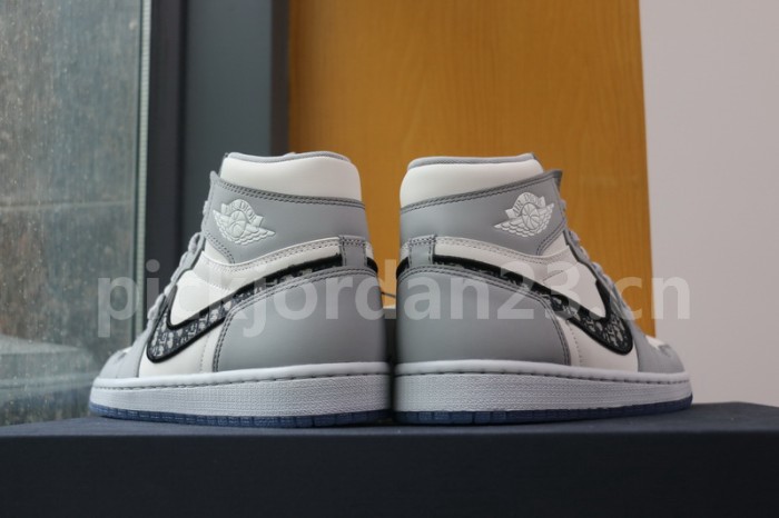 Authentic Dior x Ai Jordan 1 High Top （with dior boxes）