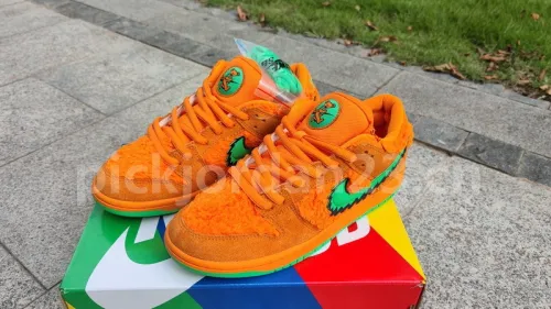 Authentic Grateful Dead x Nike SB Dunk Low “Orange Bear”