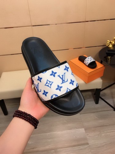 LV men slippers AAA-746