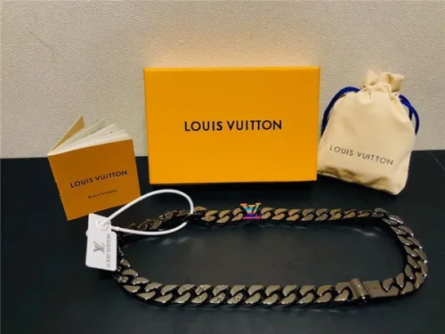 LV Necklace-037
