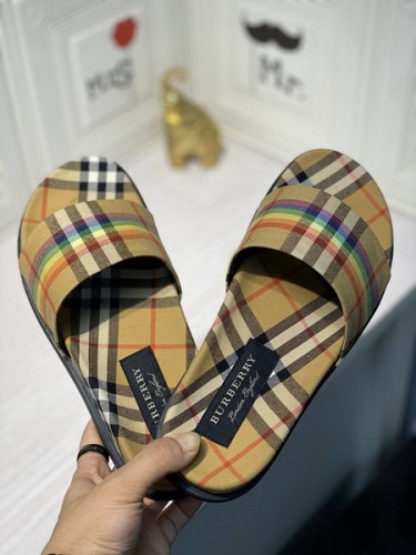 Burberry men slippers AAA-027