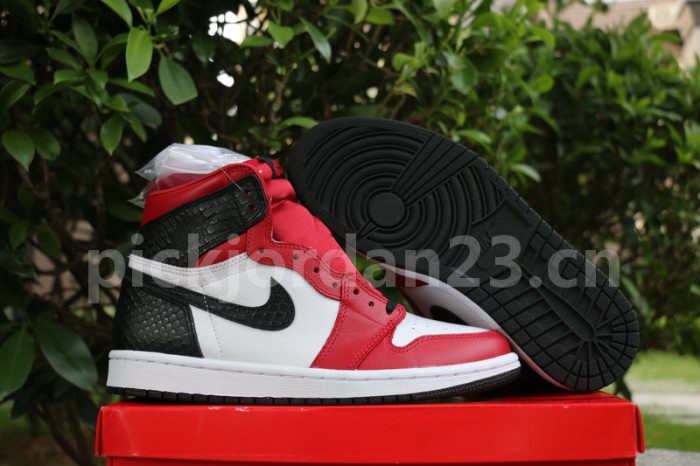 Authentic Air Jordan 1 High OG WMNS “Satin Snake”