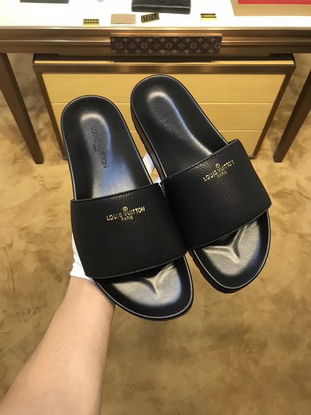 LV men slippers AAA(38-45)-143