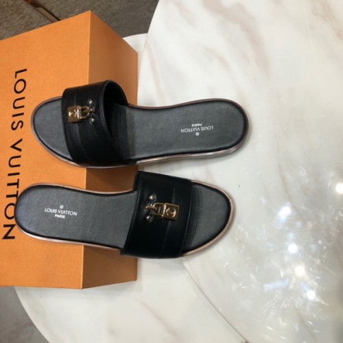 LV women slippers AAA-124