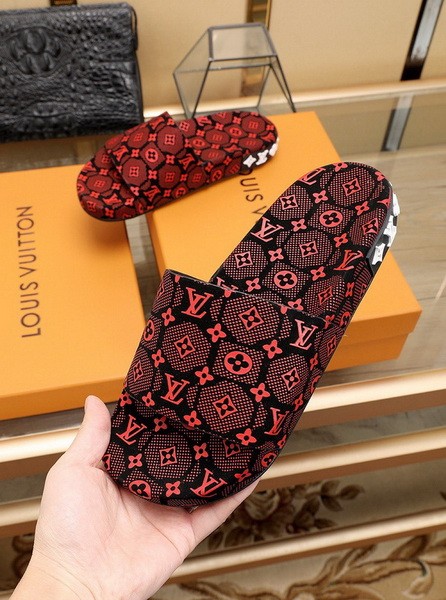 LV men slippers AAA-530