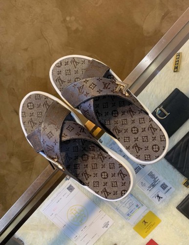 LV men slippers AAA-383(38-45)