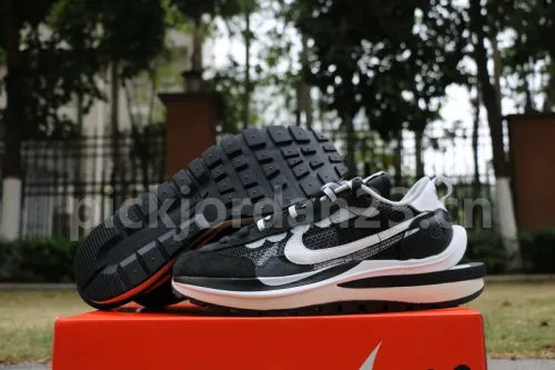 Authentic Sacai x Nike Pegasus VaporFly SP Black GS