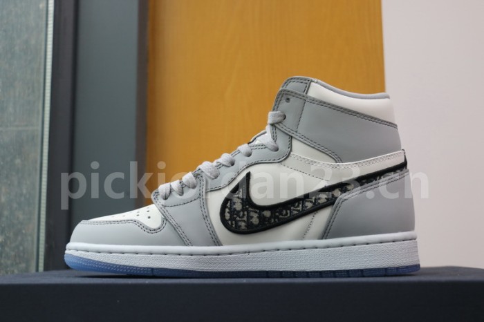 Authentic Dior x Ai Jordan 1 High Top （with dior boxes）