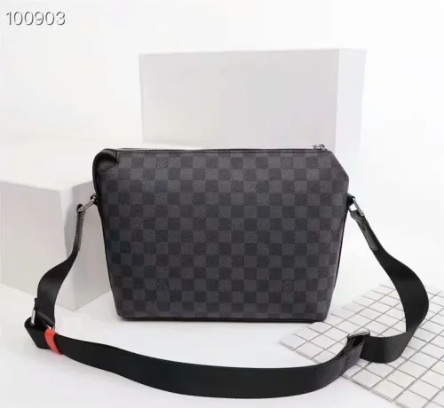 LV Men Hangbags AAA-014