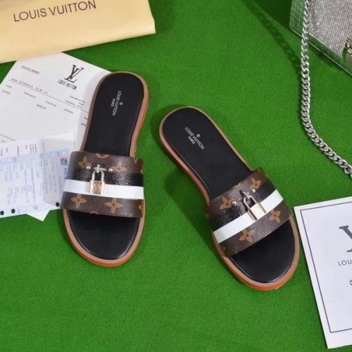 LV women slippers AAA-044