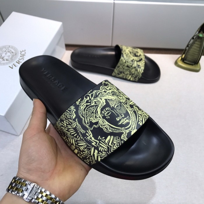 Versace men slippers AAA-141(38-45)
