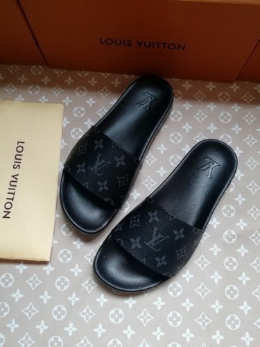 LV men slippers AAA-536