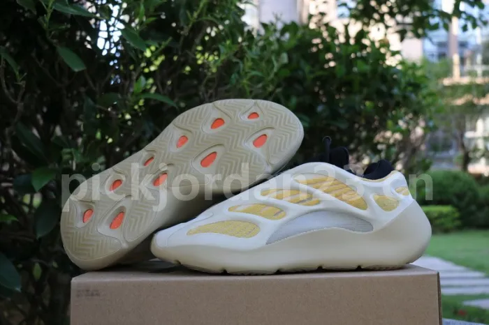 Authentic Yeezy 700 V3 “Srphym”
