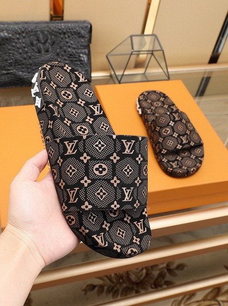 LV men slippers AAA-529