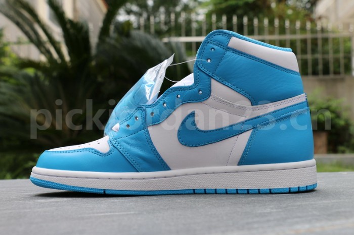 Authentic Air Jordan 1 Retro High OG “UNC”