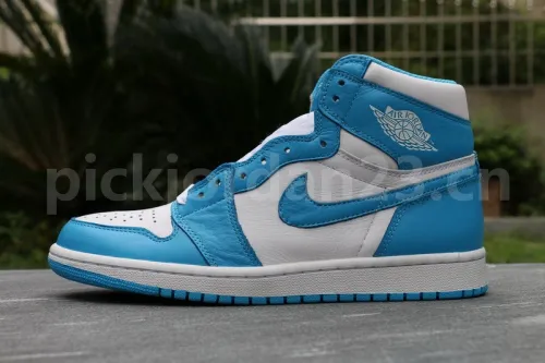 Authentic Air Jordan 1 Retro High OG “UNC” GS