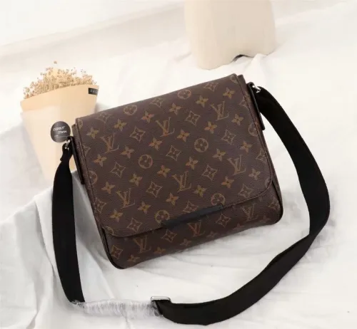 LV Men Hangbags AAA-007