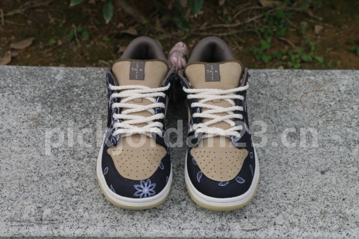 Authentic Travis Scott x Nike Dunk SB