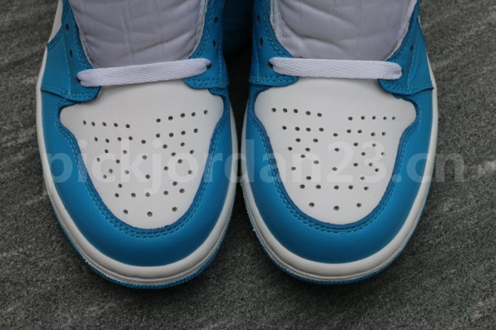 Authentic Air Jordan 1 Retro High OG “UNC”
