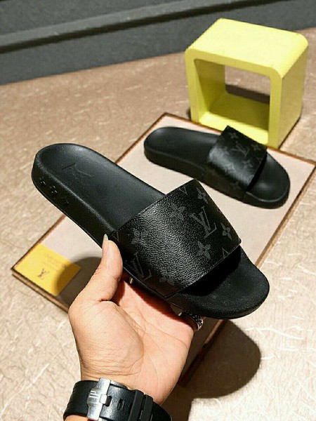 LV men slippers AAA-620