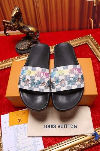 LV men slippers AAA-279(38-45)