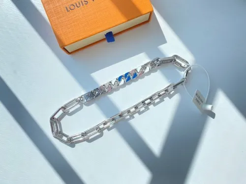 LV Necklace-064