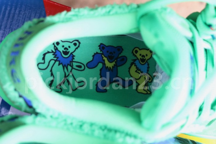 Authentic Grateful Dead x Nike Dunk SB Low “Green Bear”