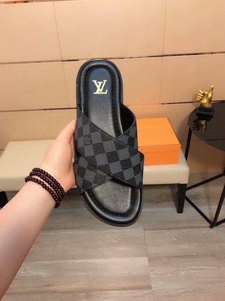 LV men slippers AAA-1070