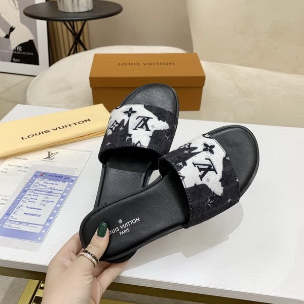 LV women Sandals 1：1 Quality-326