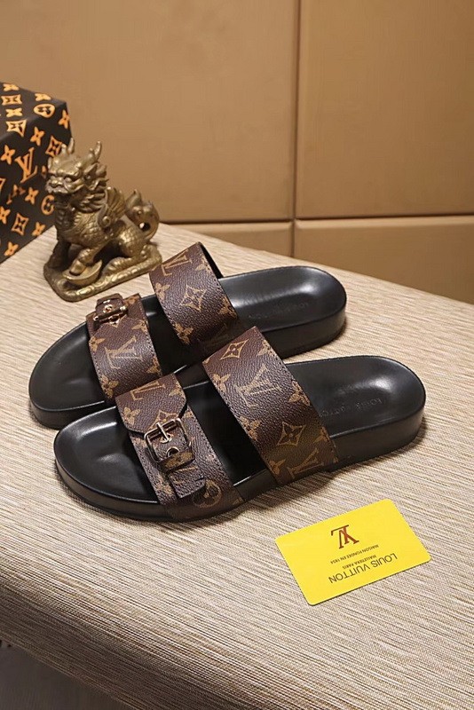 LV men slippers AAA-247(38-45)