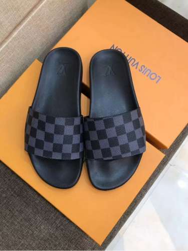 LV men slippers AAA(38-45)-219