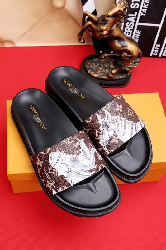 LV men slippers AAA-124(38-45)