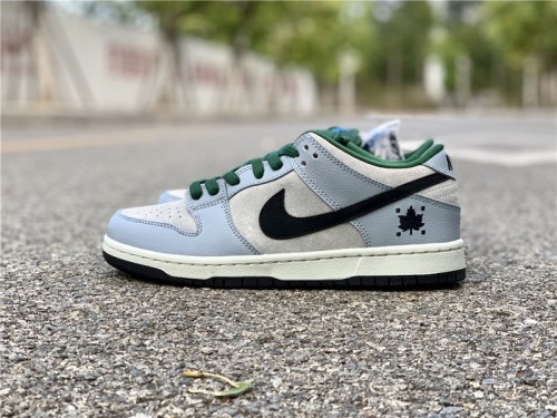 Authentic Nike Dunk SB Low Pro Maple Leaf