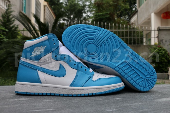 Authentic Air Jordan 1 Retro High OG “UNC”