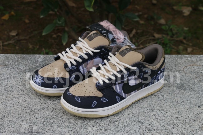 Authentic Travis Scott x Nike Dunk SB
