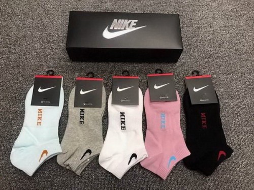 Nike Socks-020