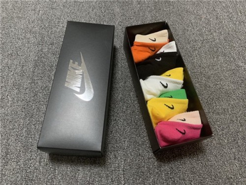 Nike Socks-005