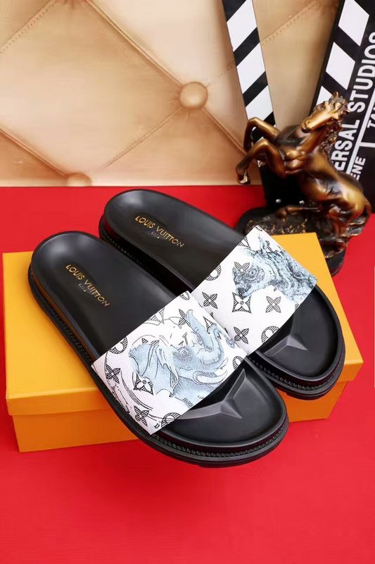 LV men slippers AAA-125(38-45)