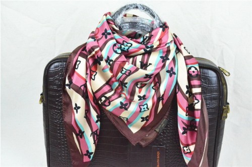 LV Silk Scarf AAA-256