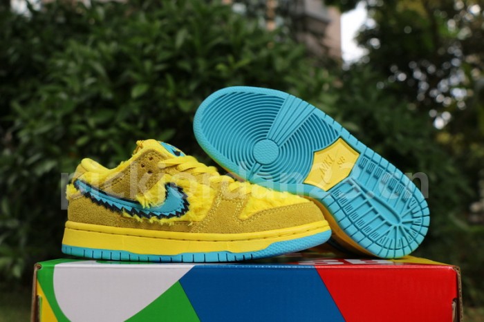Authentic Grateful Dead x Nike SB Dunk Low “Yellow Bear”  kids shoes