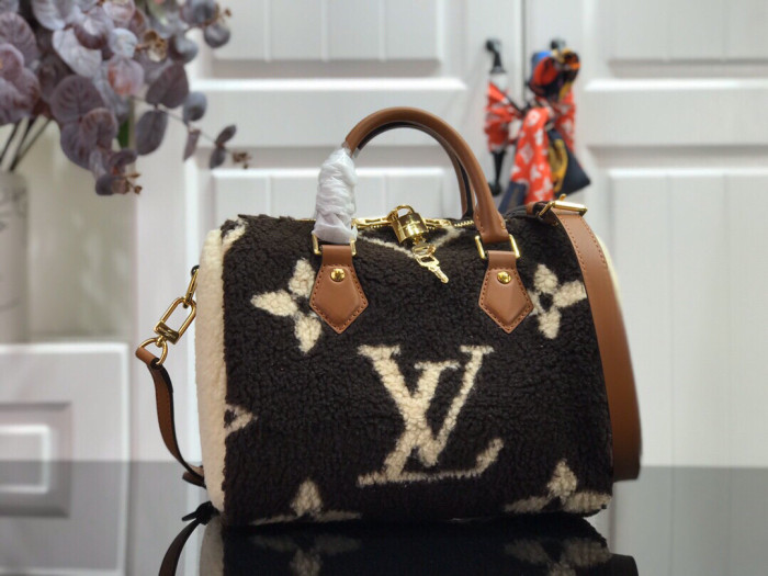 LV High End Quality Bag-547