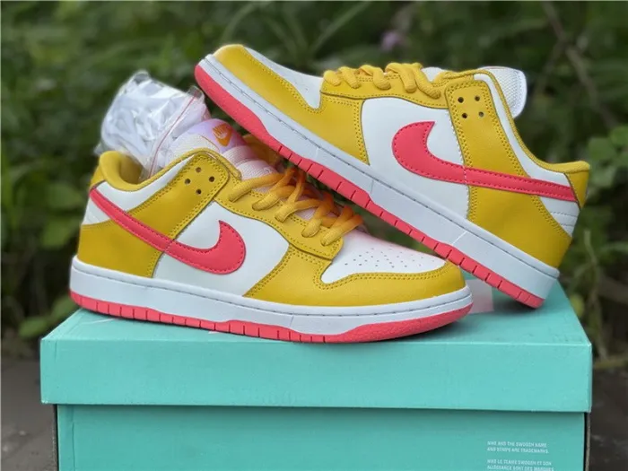Authentic Nike Dunk Low Yellow