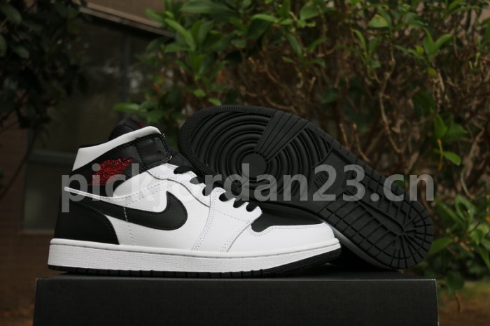 Authentic Air Jordan 1 Mid “Reverse Black Toe”