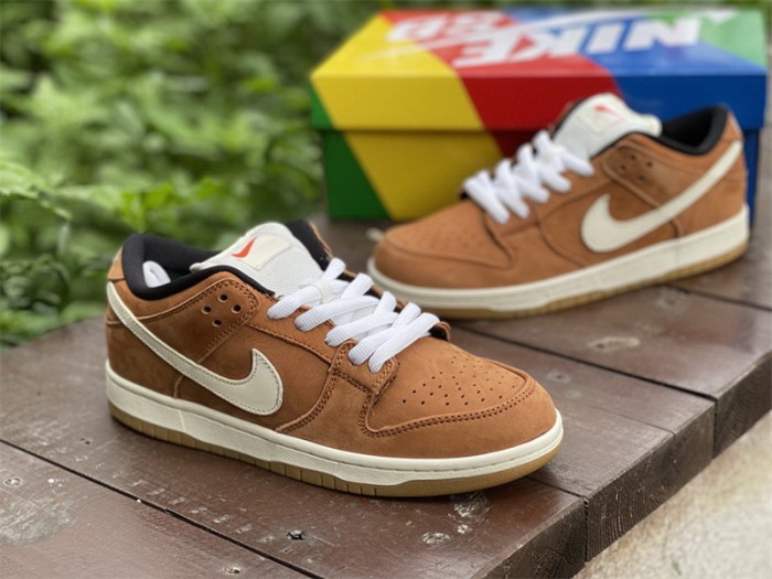 Authentic Nike SB Dunk Low   Wheat  