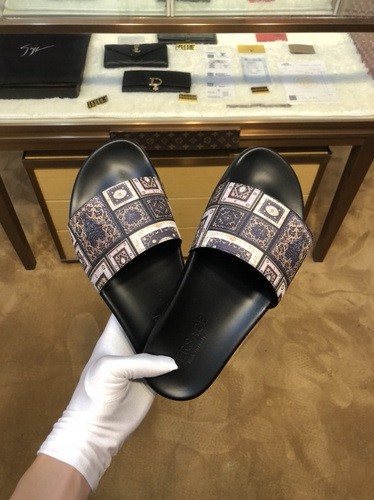 Versace men slippers AAA-132(38-44)