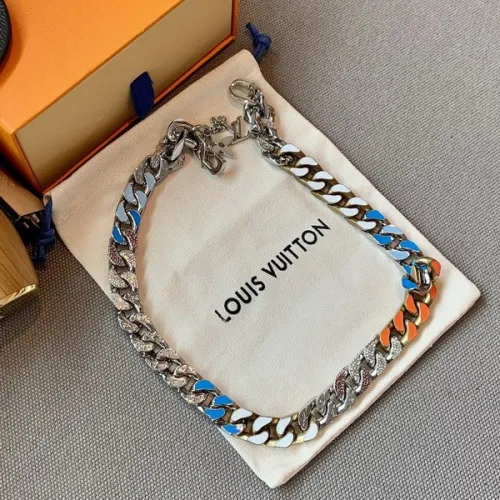 LV Necklace-049