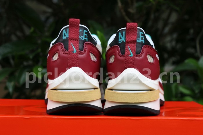 Authentic Sacai x Nike Pegasus VaporFly SP Villain Red