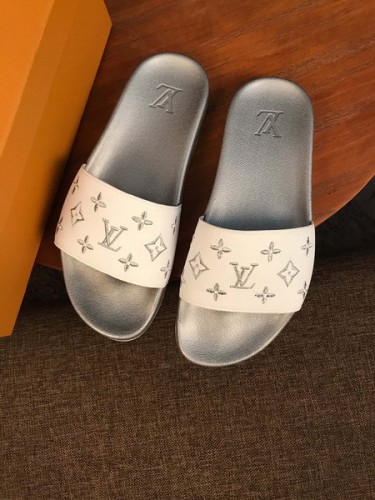 LV men slippers AAA-375(38-45)