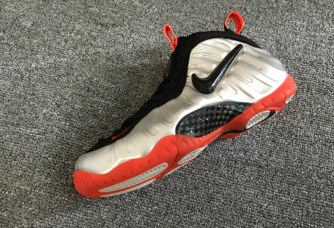 Authentic Nike Air Foamposite one Silver